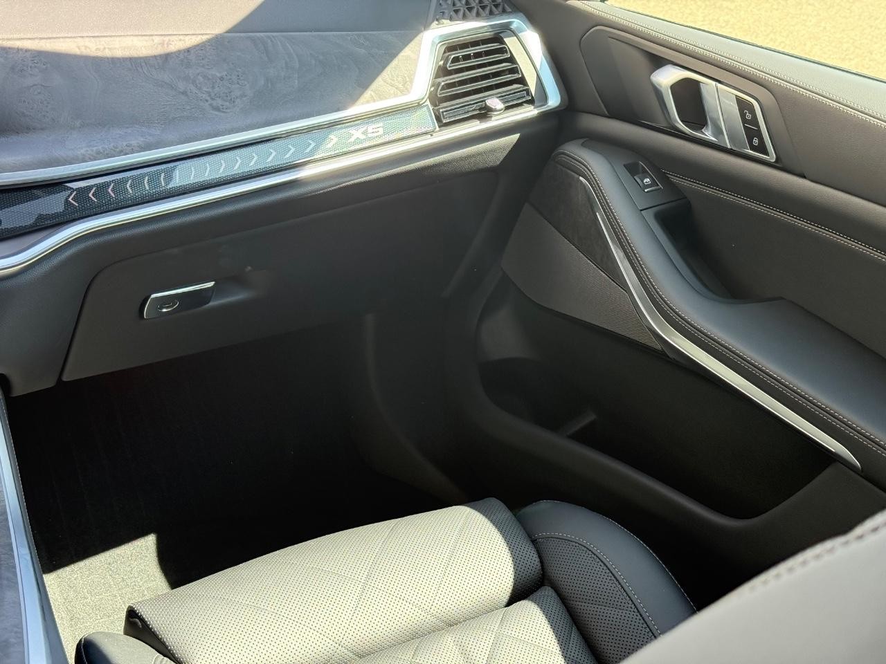 BMW X5 Vehicle Image 15