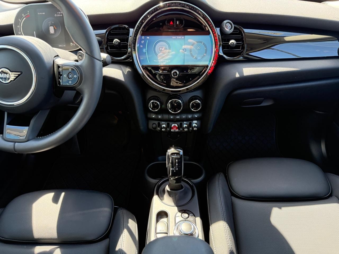 MINI Hardtop 2 Door Vehicle Image 11