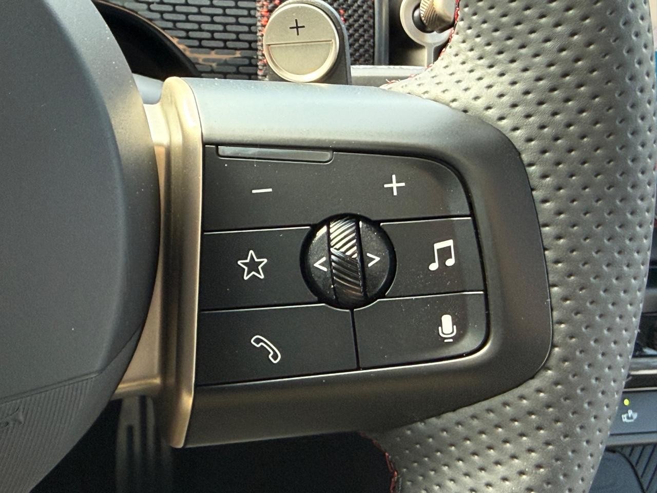MINI Countryman Vehicle Image 12
