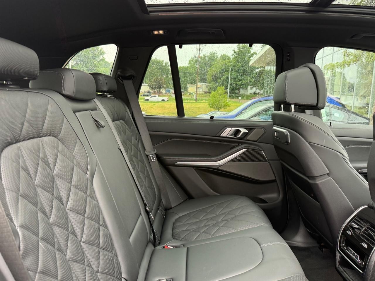 BMW X5 Vehicle Image 10