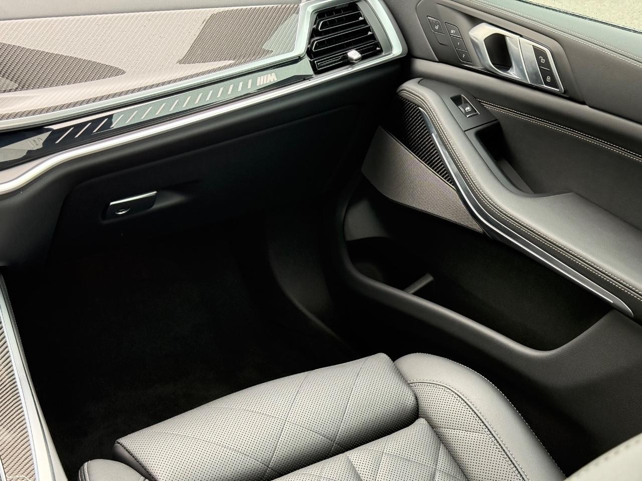 BMW X5 Vehicle Image 15