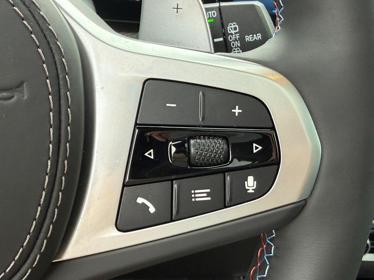 BMW X5 Vehicle Image 18