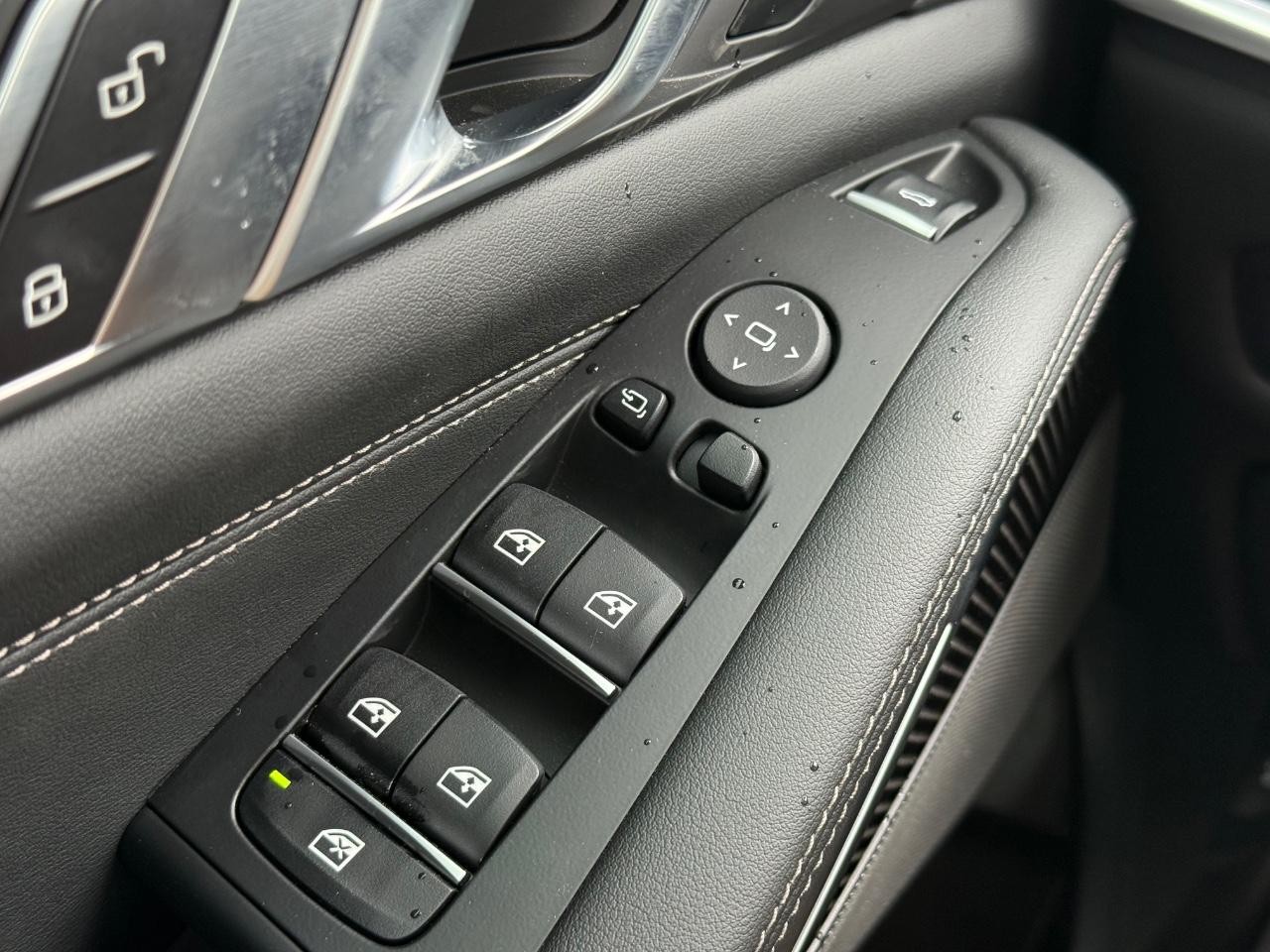 BMW X5 Vehicle Image 21