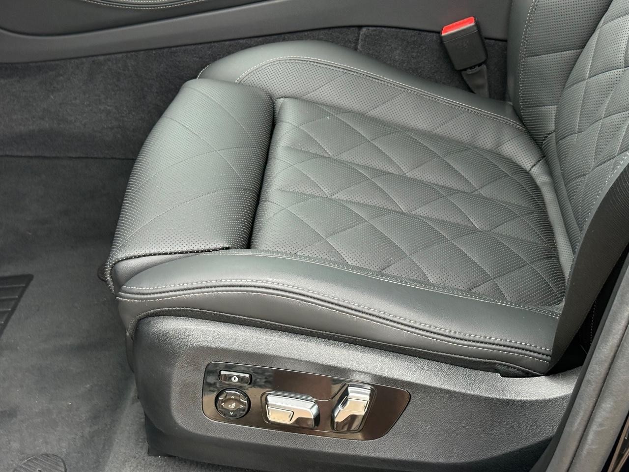 BMW X5 Vehicle Image 22