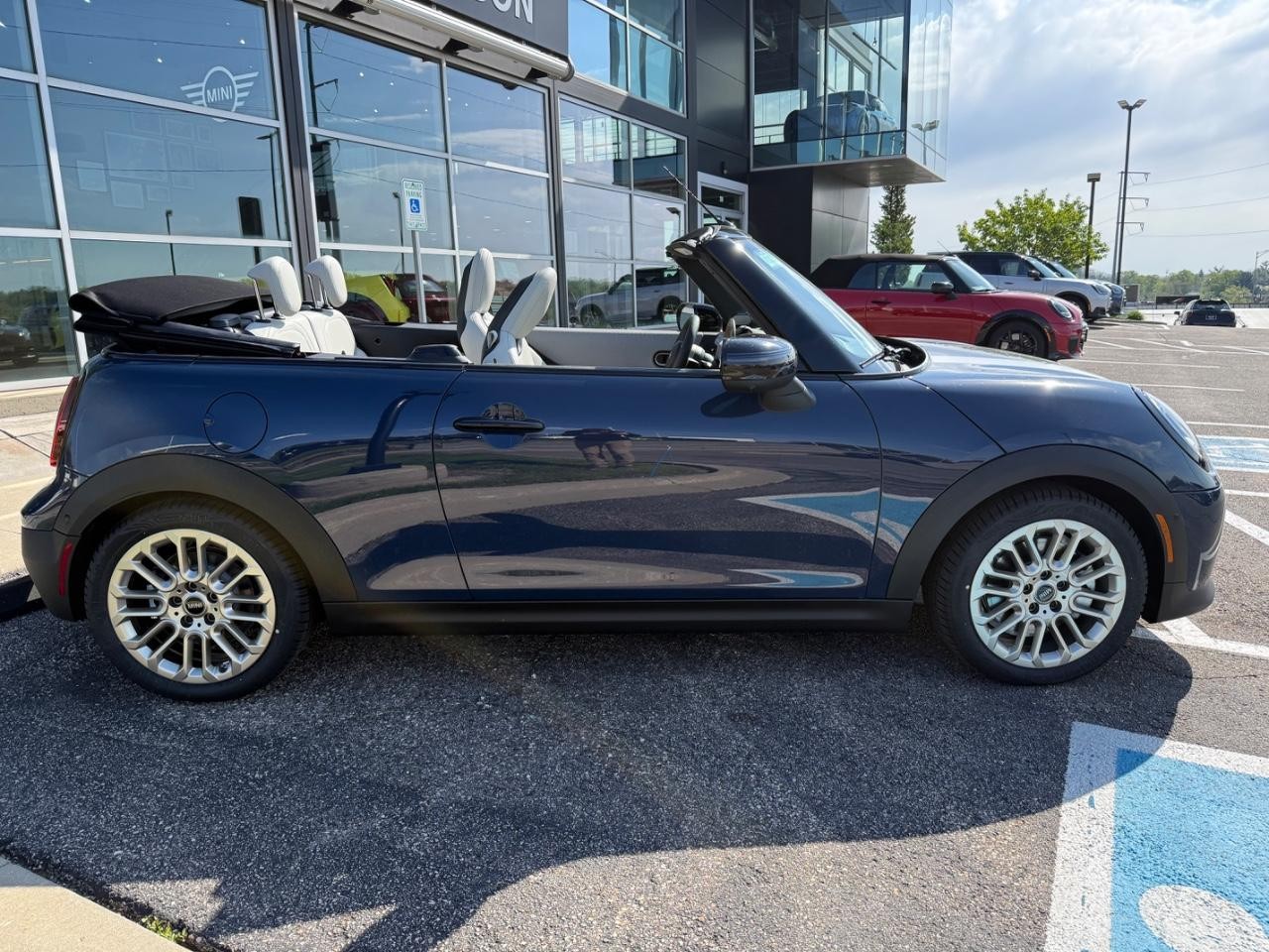 MINI Convertible Vehicle Image 02