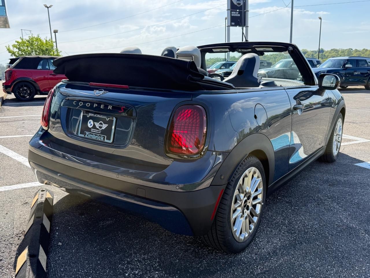 MINI Convertible Vehicle Image 03
