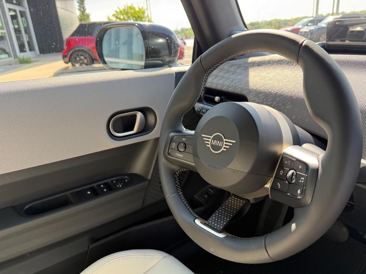 MINI Convertible Vehicle Image 10
