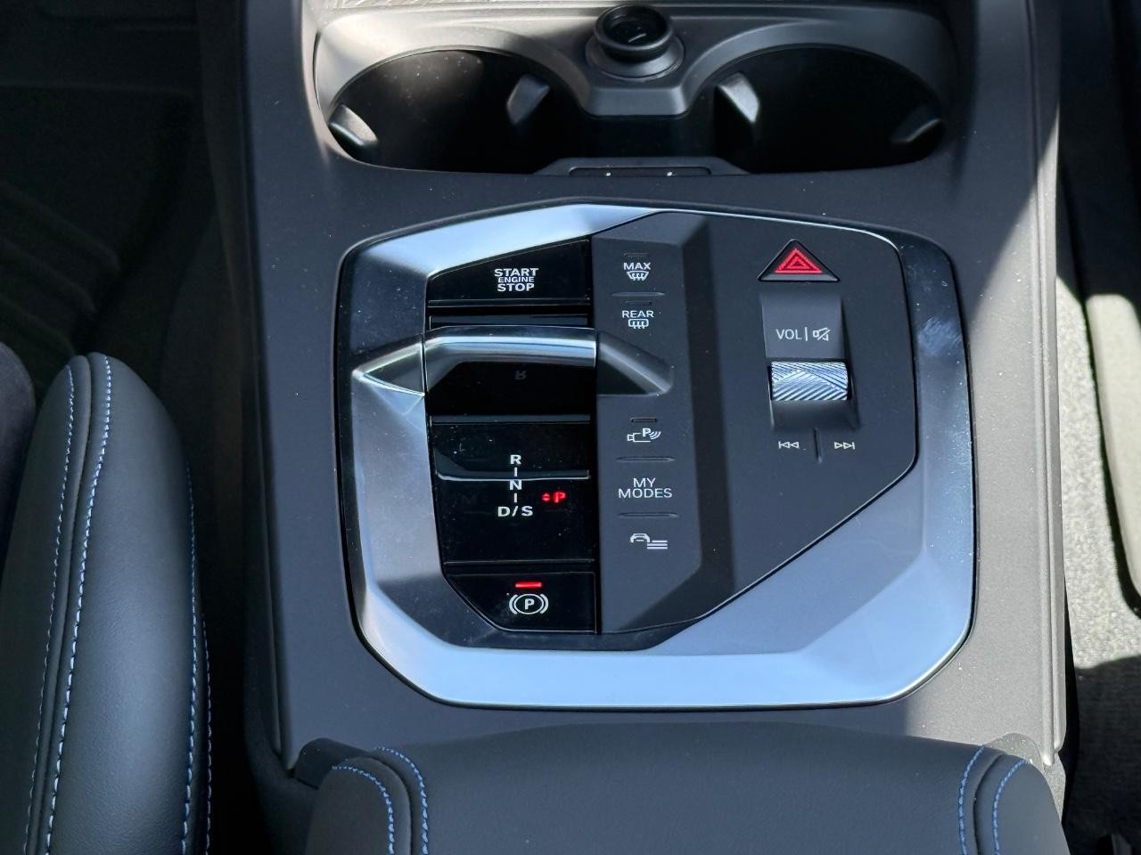BMW 2 Series Vehicle Image 08