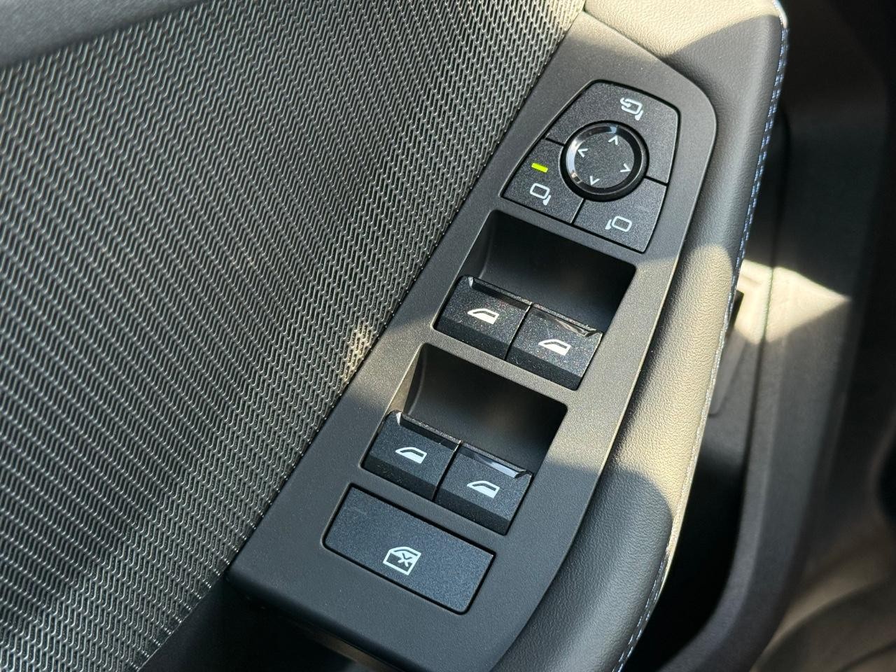 BMW 2 Series Vehicle Image 16