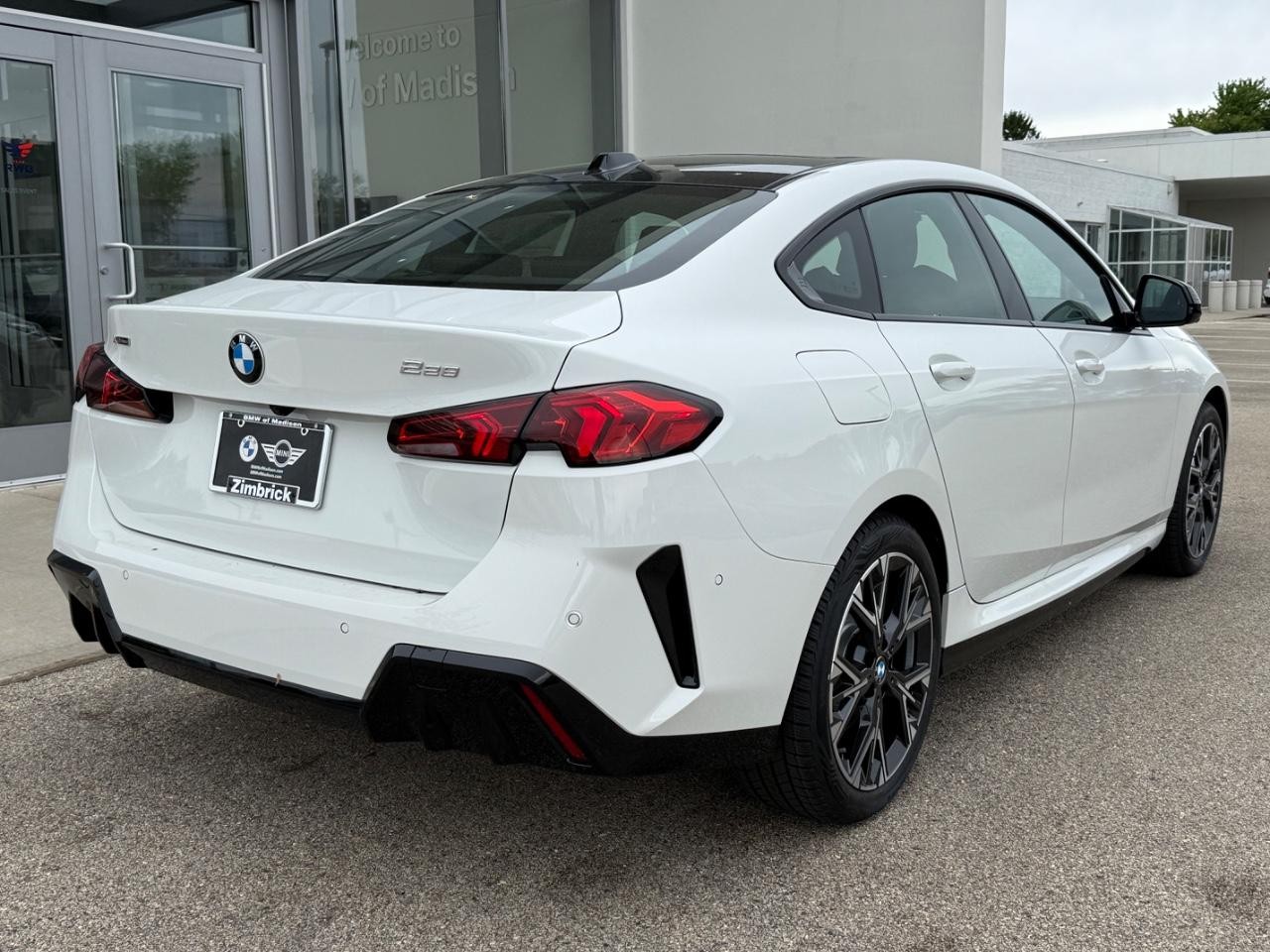 BMW 2 Series Vehicle Image 03