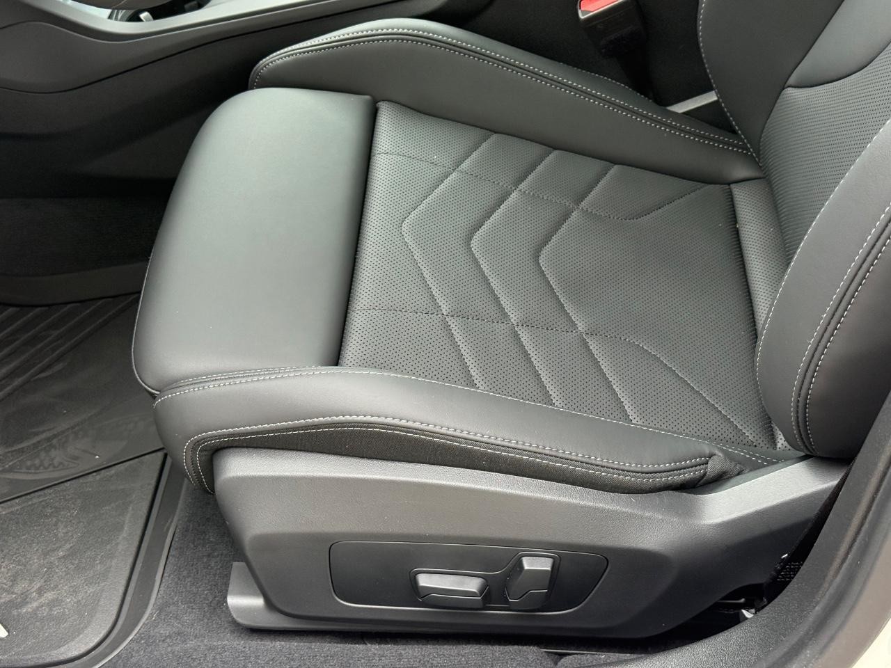 BMW 2 Series Vehicle Image 18