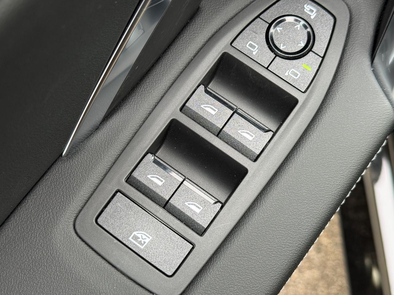 BMW X2 Vehicle Image 16