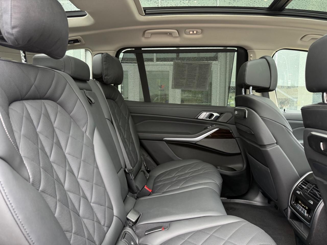 BMW X7 Vehicle Image 10