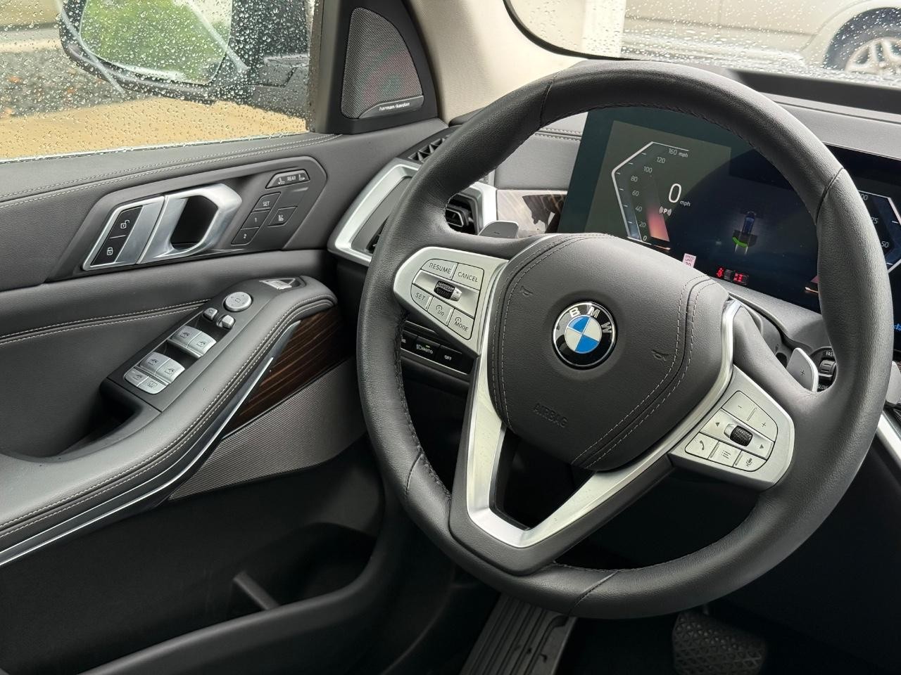 BMW X7 Vehicle Image 14