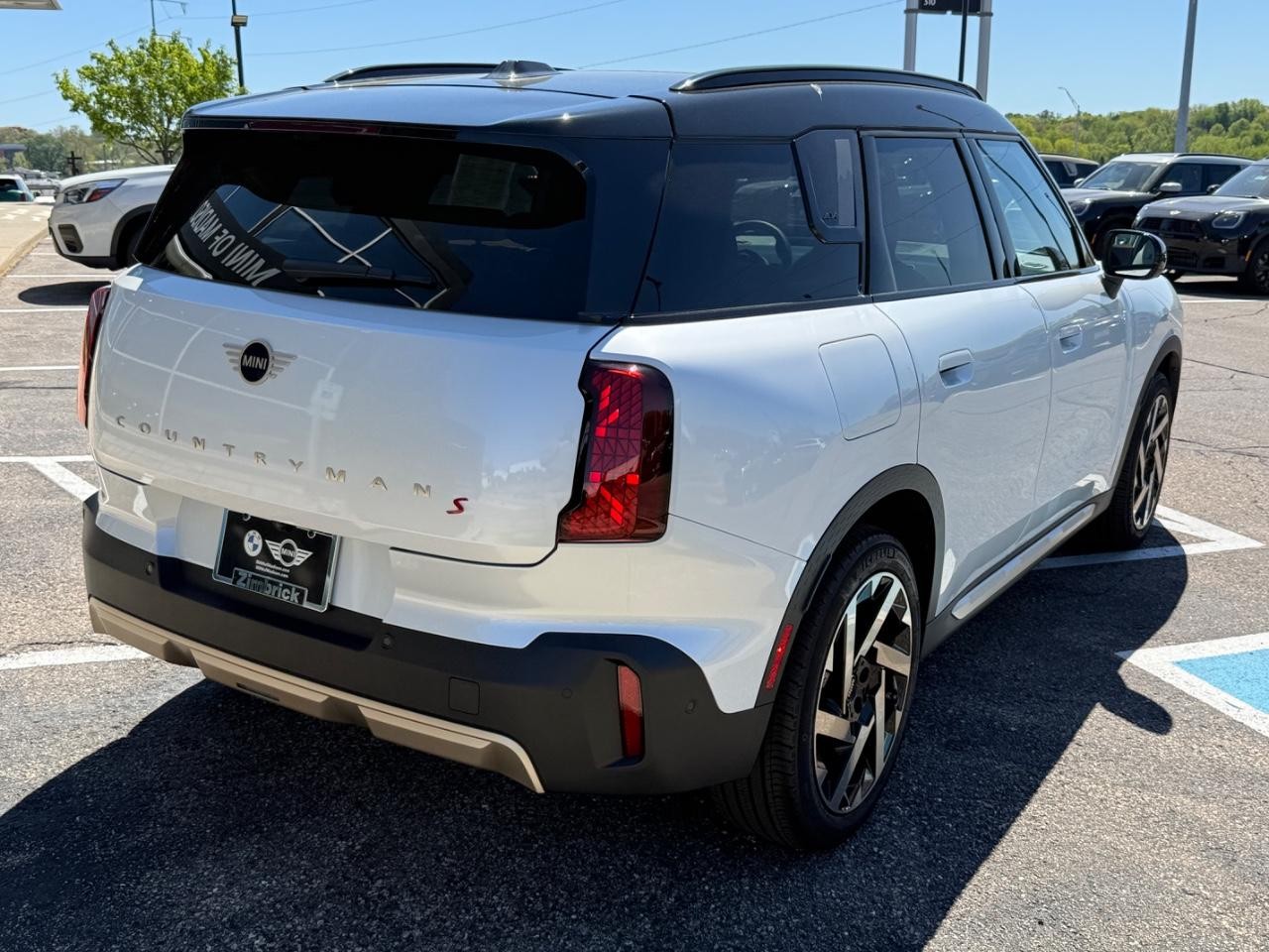 MINI Countryman Vehicle Image 03