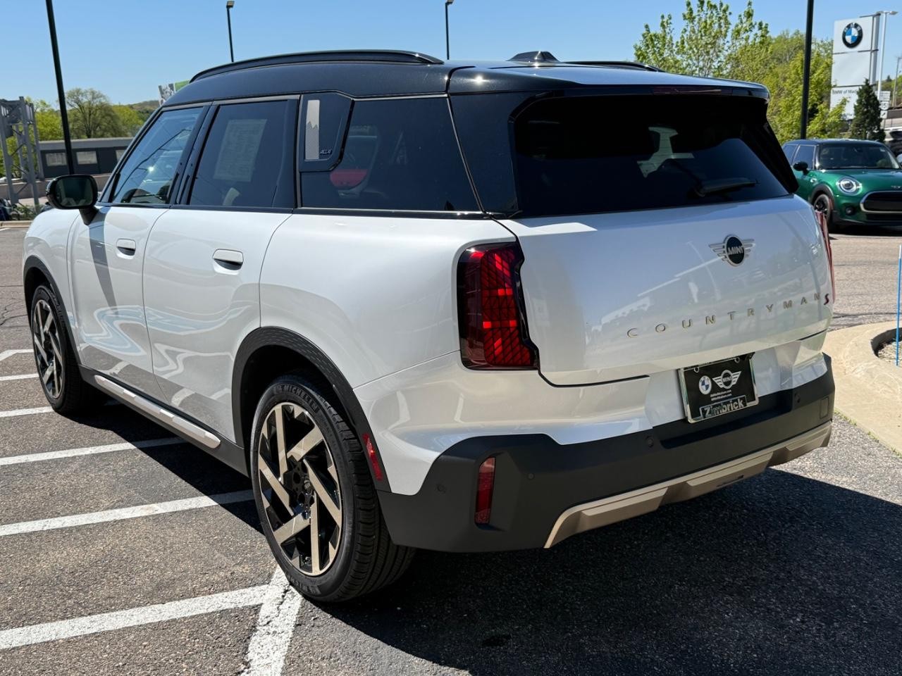 MINI Countryman Vehicle Image 06