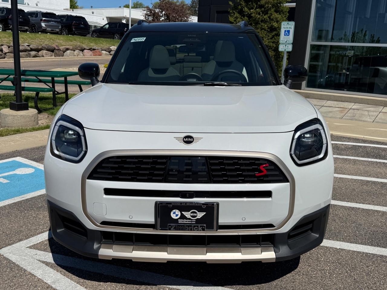 MINI Countryman Vehicle Image 09