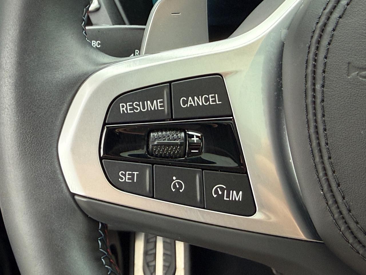 BMW X4 Vehicle Image 17