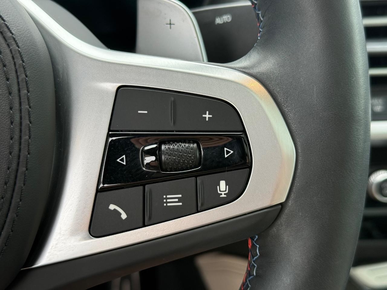 BMW X4 Vehicle Image 18