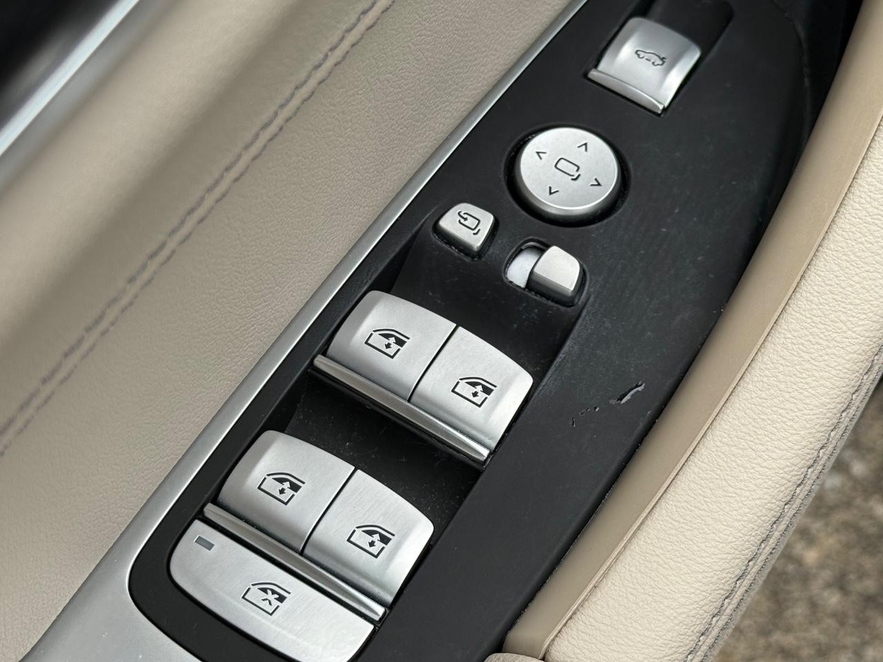 BMW X4 Vehicle Image 24