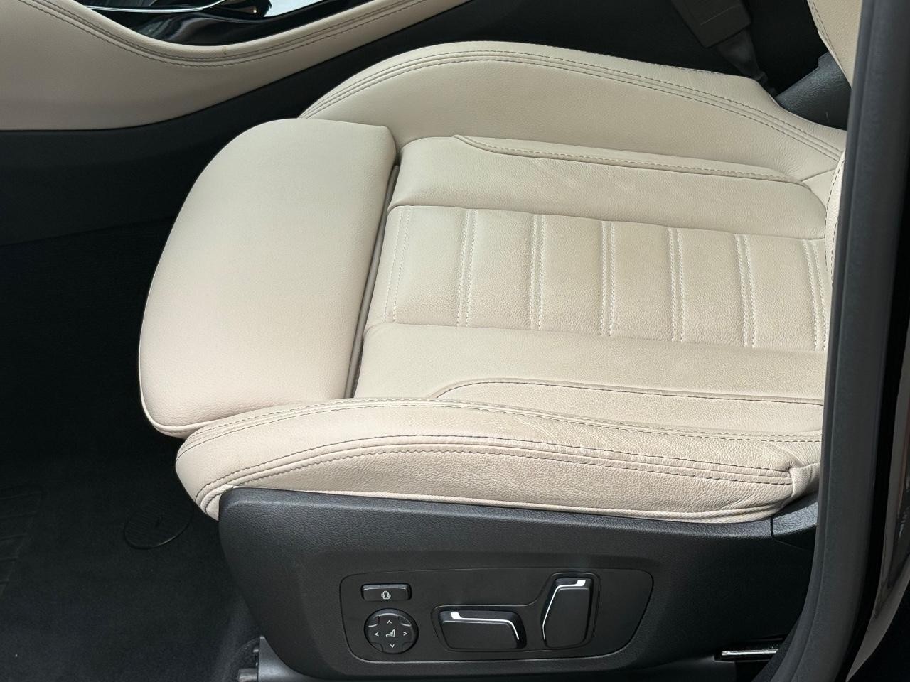 BMW X4 Vehicle Image 25