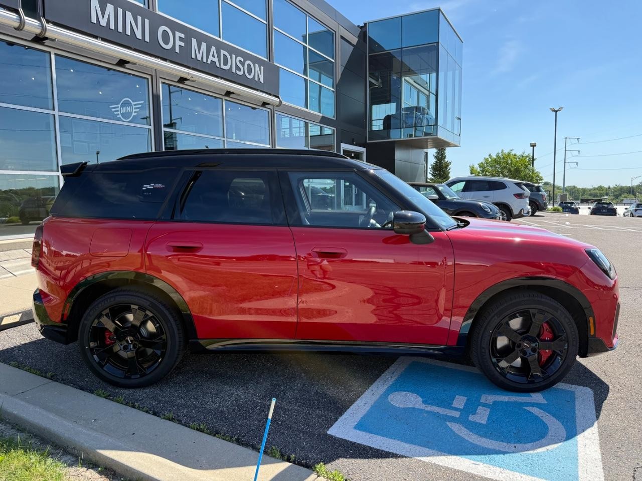 MINI Countryman Vehicle Image 02
