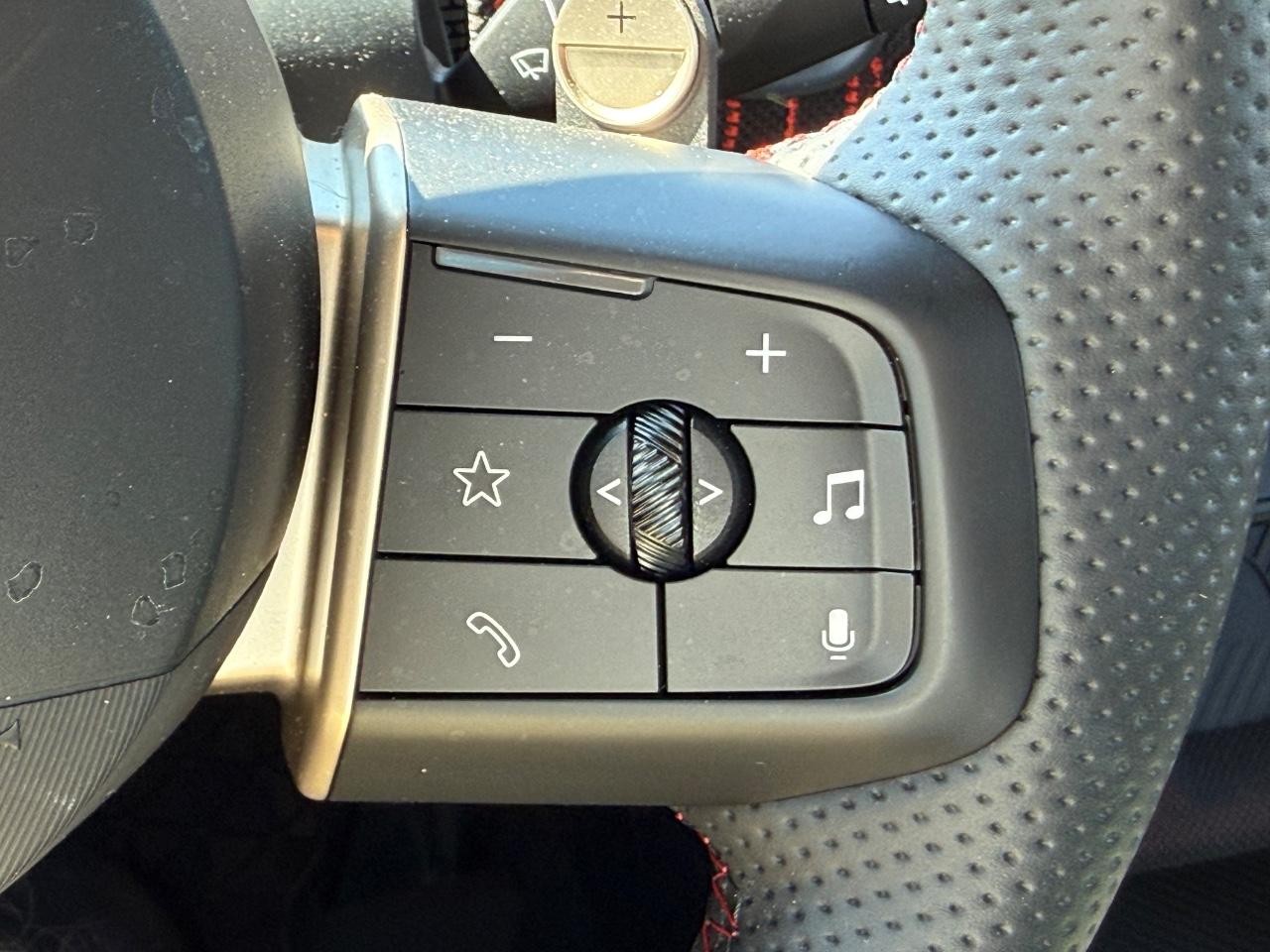 MINI Countryman Vehicle Image 16