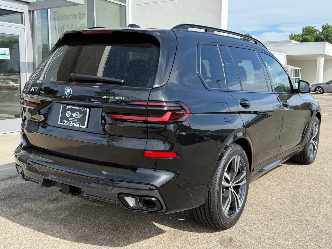 BMW X7 Vehicle Image 03
