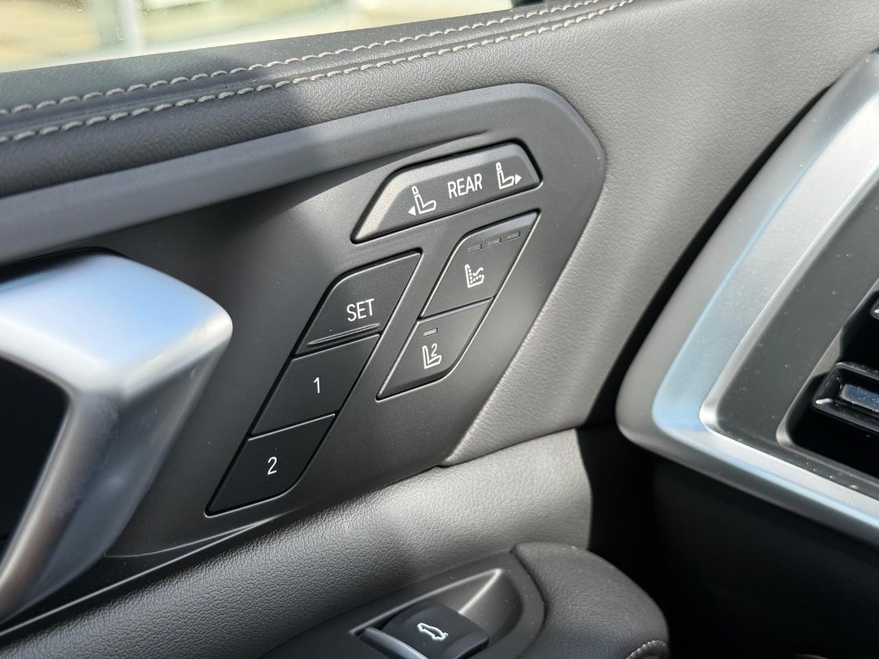 BMW X7 Vehicle Image 12