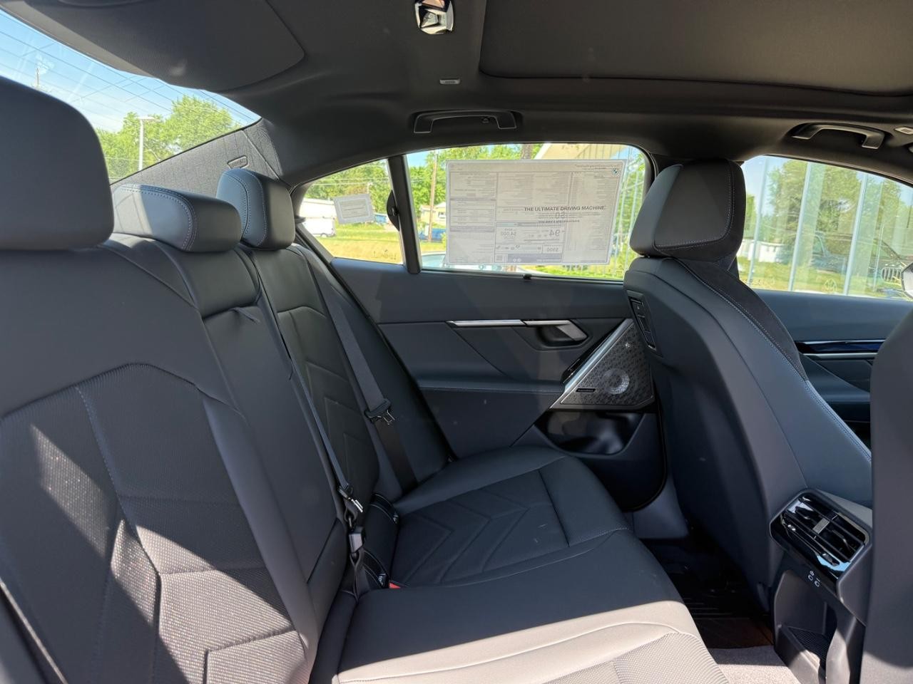 BMW i5 Vehicle Image 05