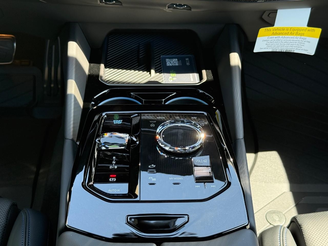 BMW i5 Vehicle Image 08