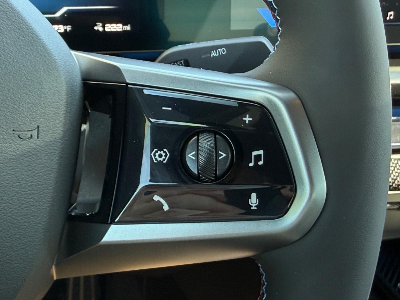 BMW i5 Vehicle Image 13