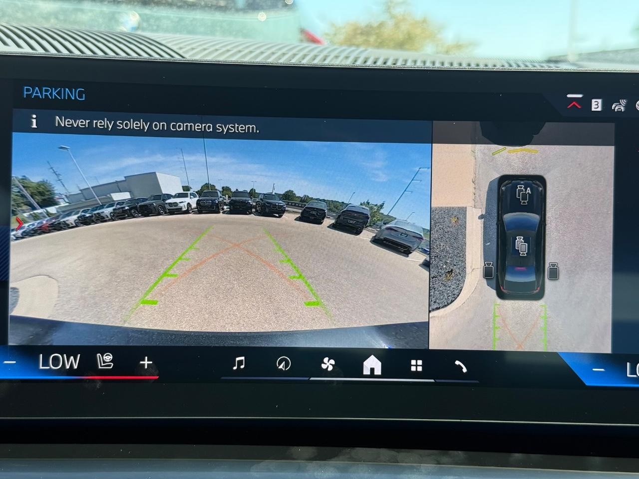 BMW i5 Vehicle Image 14
