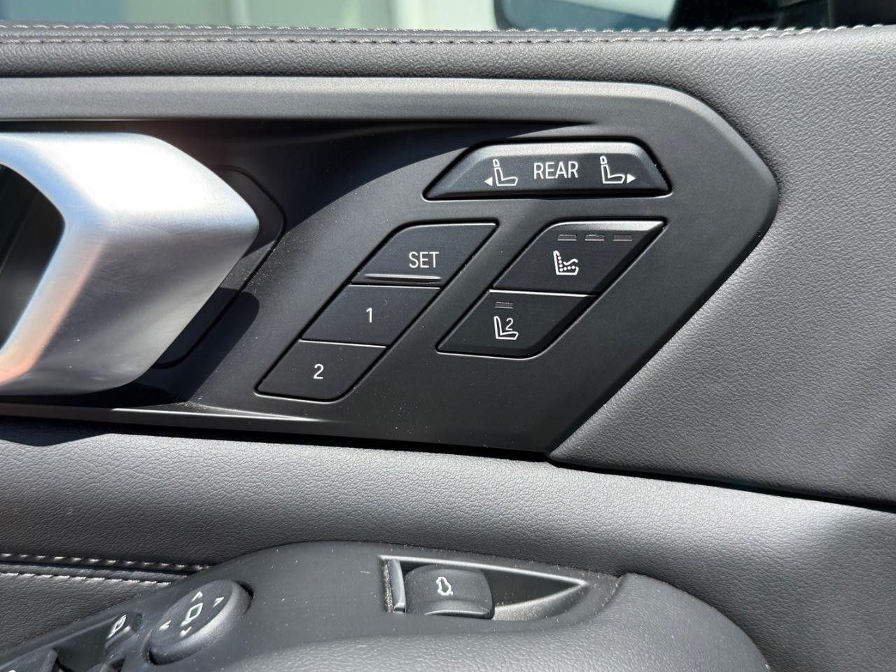 BMW X7 Vehicle Image 12