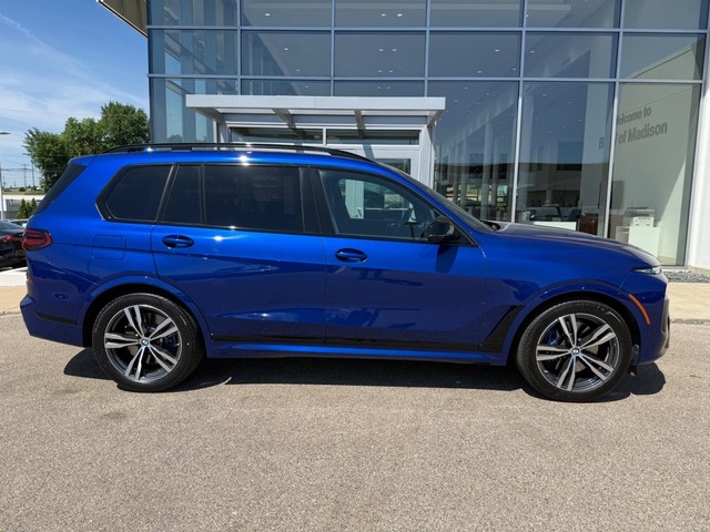 BMW X7 Vehicle Image 02