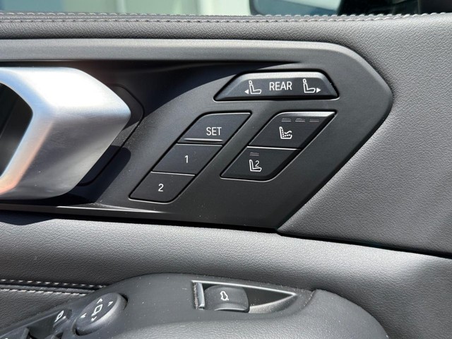BMW X7 Vehicle Image 12