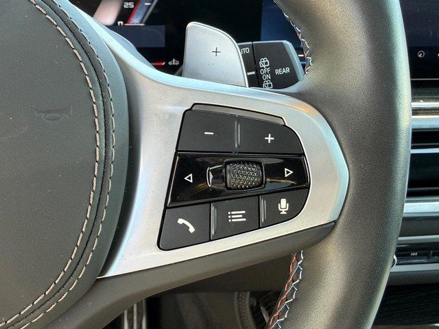 BMW X7 Vehicle Image 14