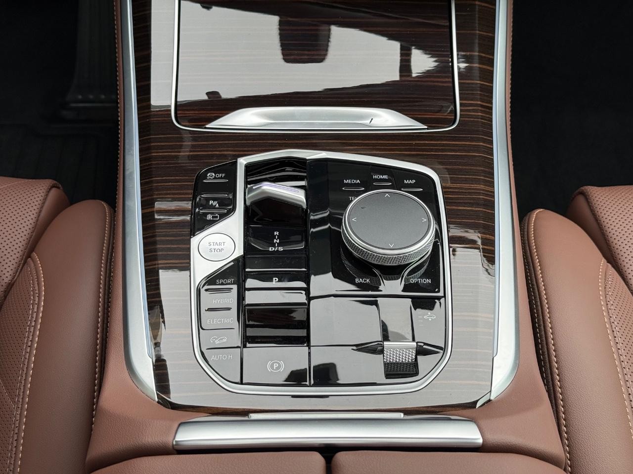 BMW X5 Vehicle Image 13