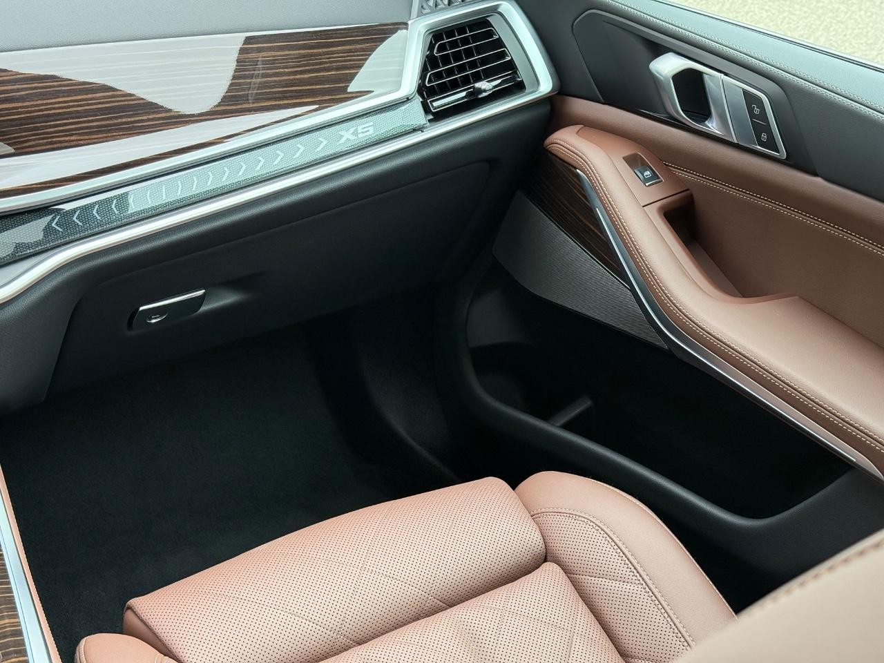 BMW X5 Vehicle Image 15