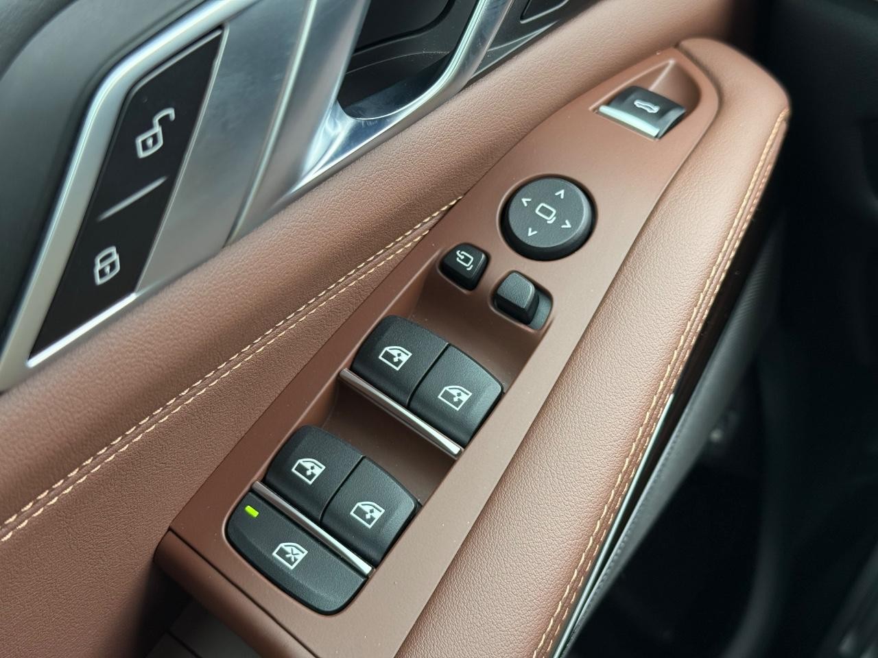 BMW X5 Vehicle Image 22