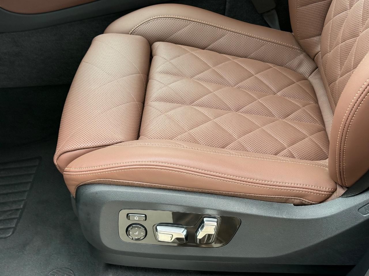 BMW X5 Vehicle Image 23