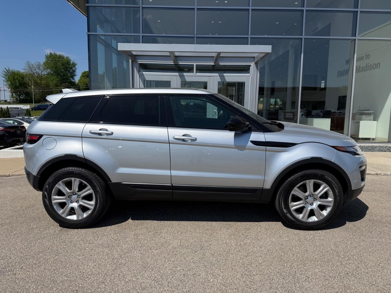 Land Rover Range Rover Evoque Vehicle Image 02