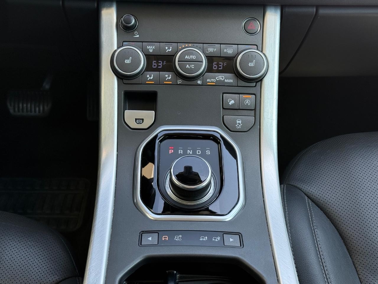 Land Rover Range Rover Evoque Vehicle Image 12