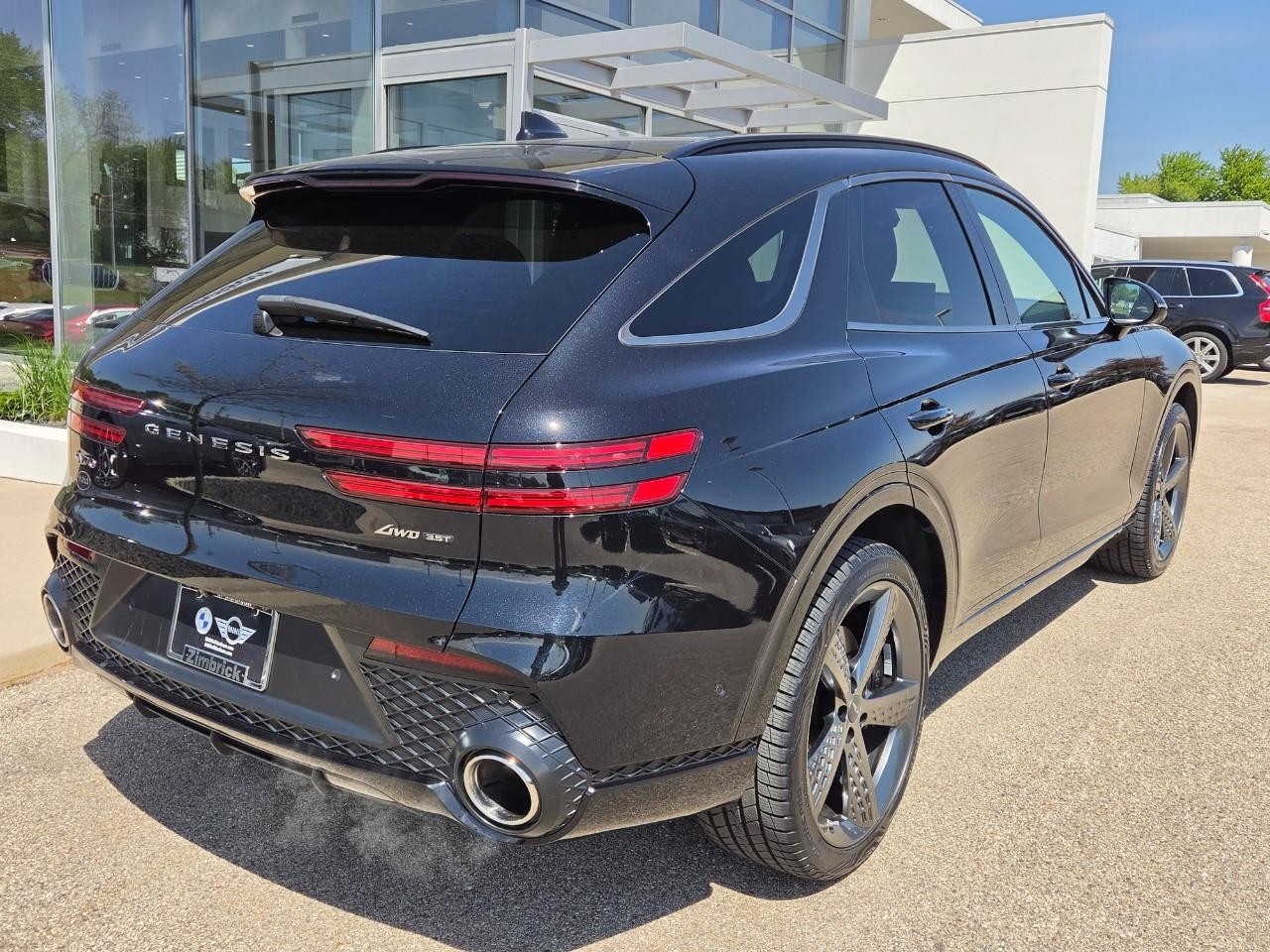 Genesis GV70 Vehicle Image 03