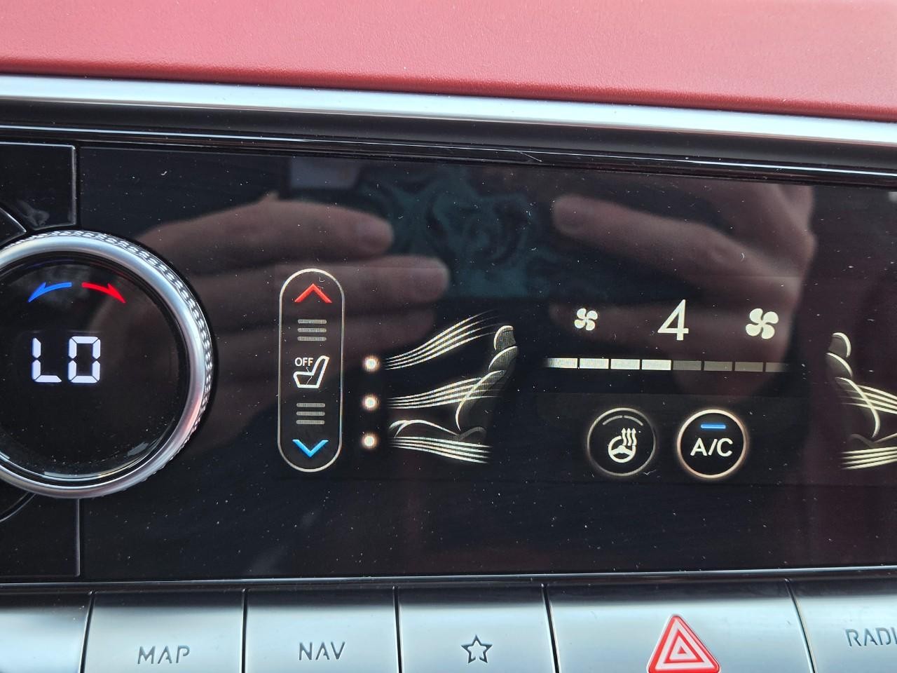 Genesis GV70 Vehicle Image 19
