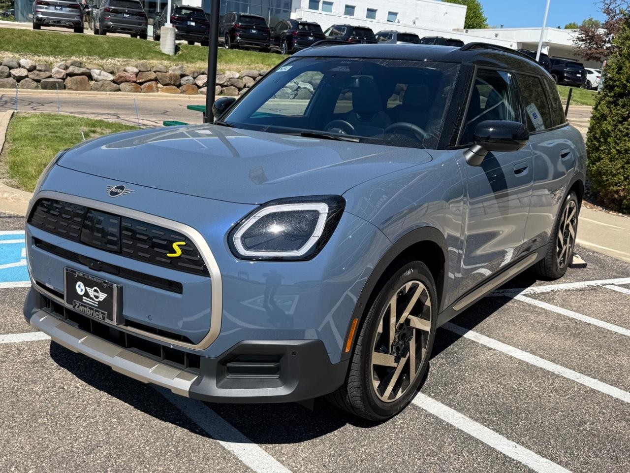 MINI Countryman Vehicle Image 08