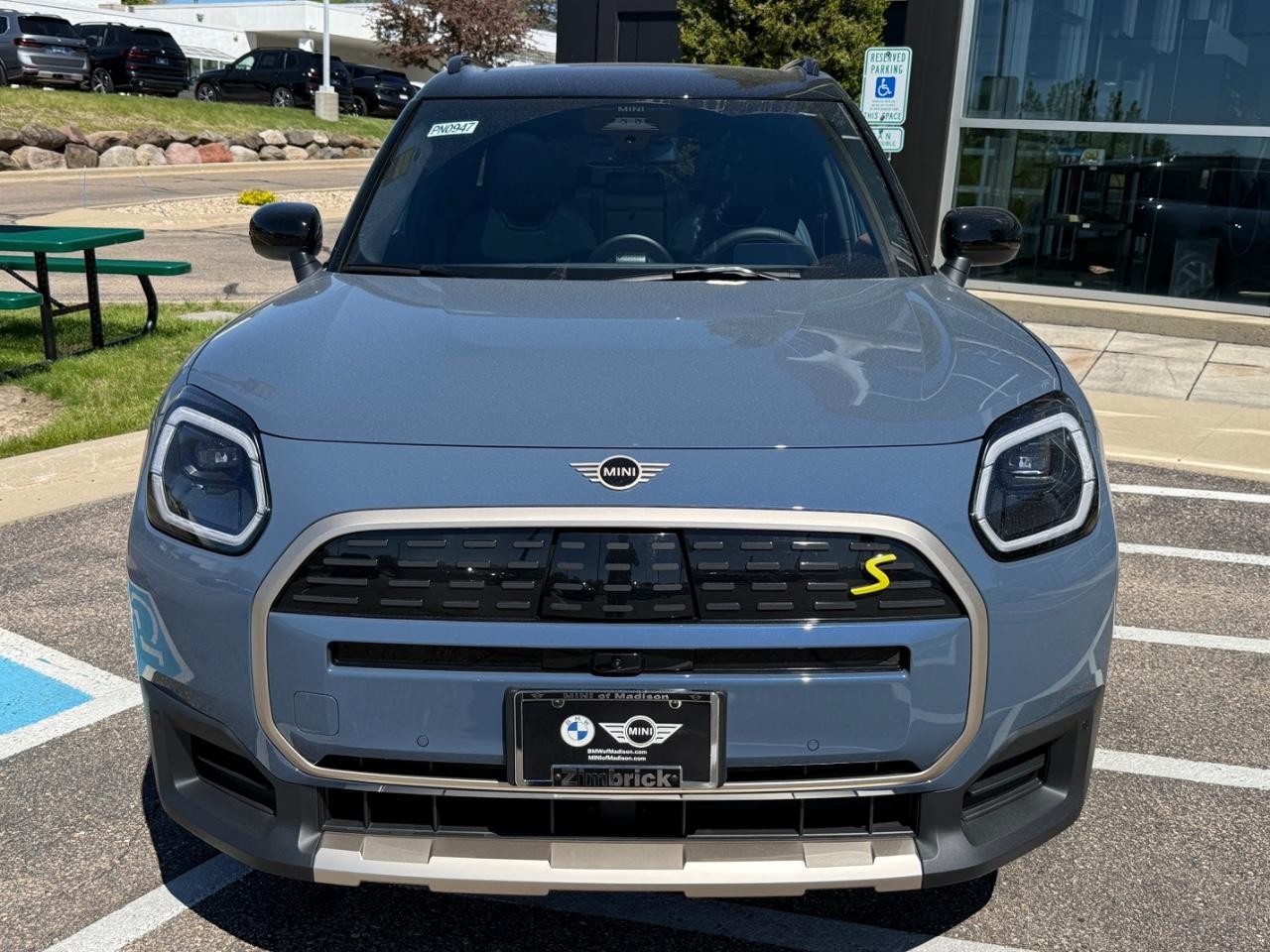 MINI Countryman Vehicle Image 09