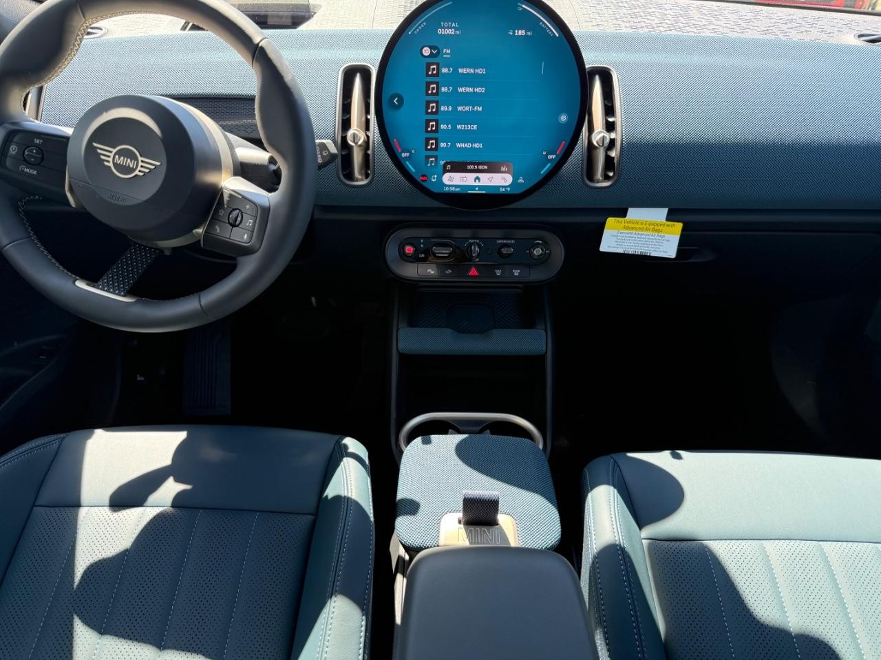 MINI Countryman Vehicle Image 11