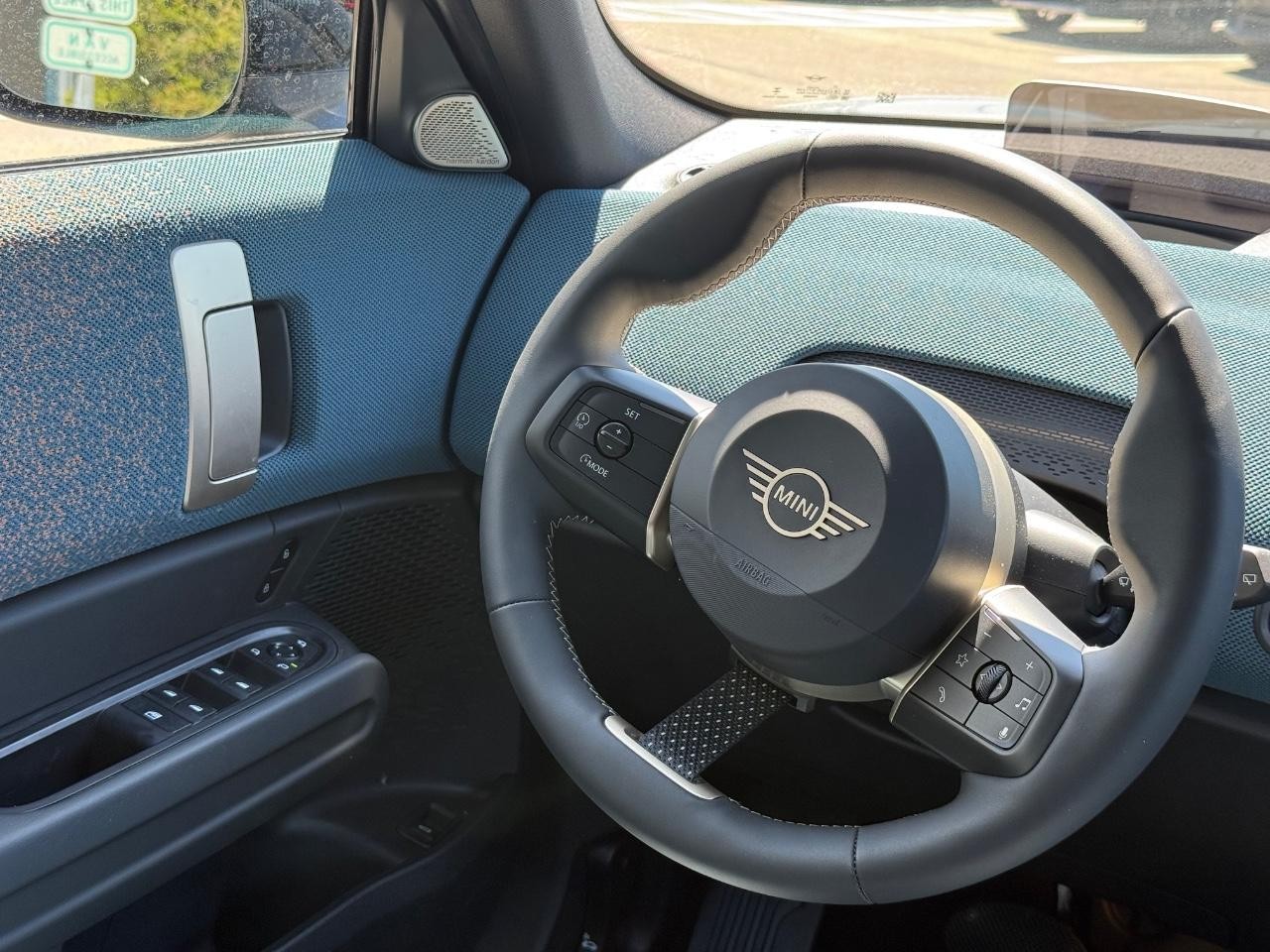 MINI Countryman Vehicle Image 14