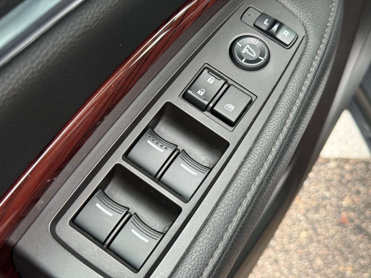 Acura MDX Vehicle Image 22
